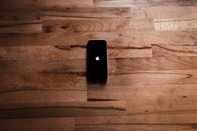 mon iphone reste bloqué sur la pomme