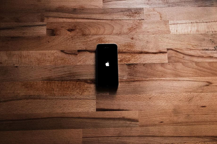 mon iphone reste bloqué sur la pomme