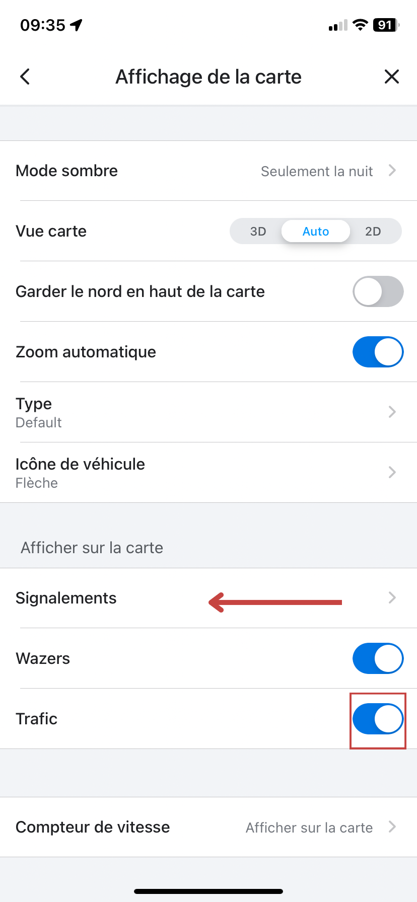 Lancez Waze et cliquez sur « Rechercher » afin de dérouler le menu, puis appuyez sur « Paramètres », « Affichage de la carte », puis « Signalements ». - Vérifiez si les options « Couche de trafic et embouteillage » sont bien activées. - Enfin, fermez l’application avant de la relancer.