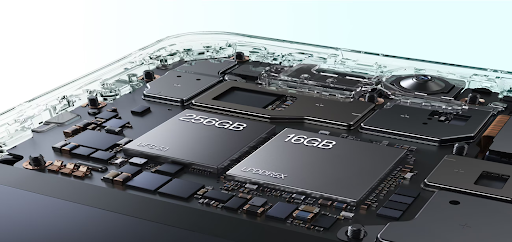 OnePlus - RAM de type LPDDR5X et de 16GB