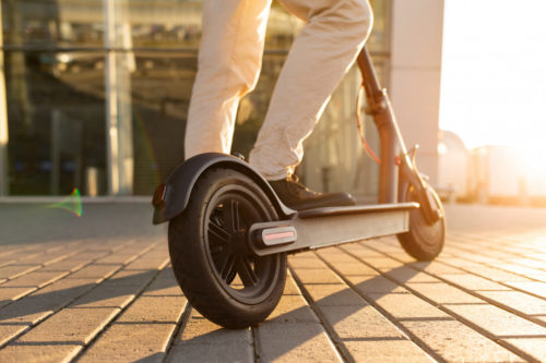 Pourquoi ma trottinette électrique bloque à 15 km h