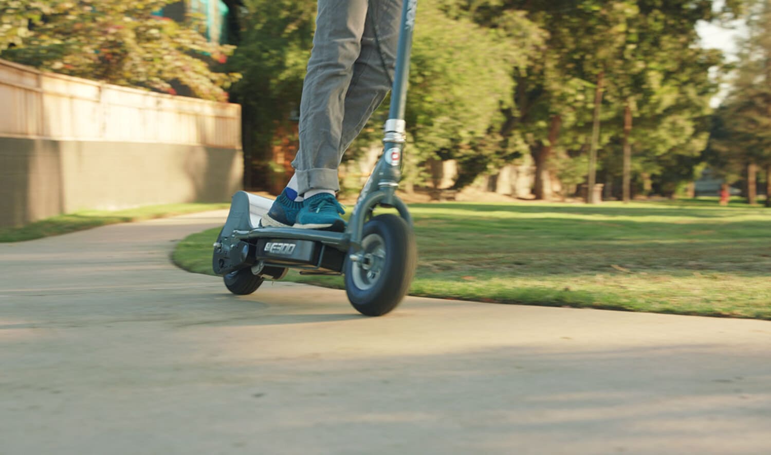 la Razor E300 Confort et sécurité