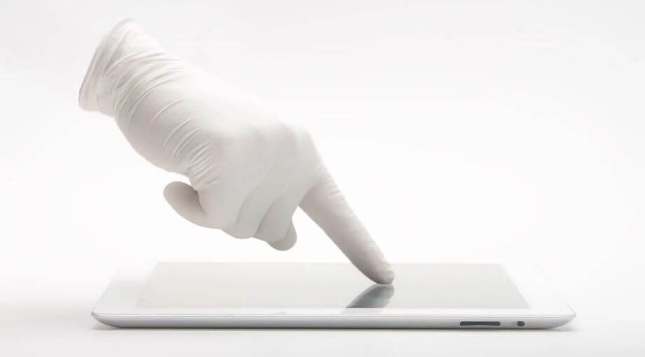 sous la vitre tactile