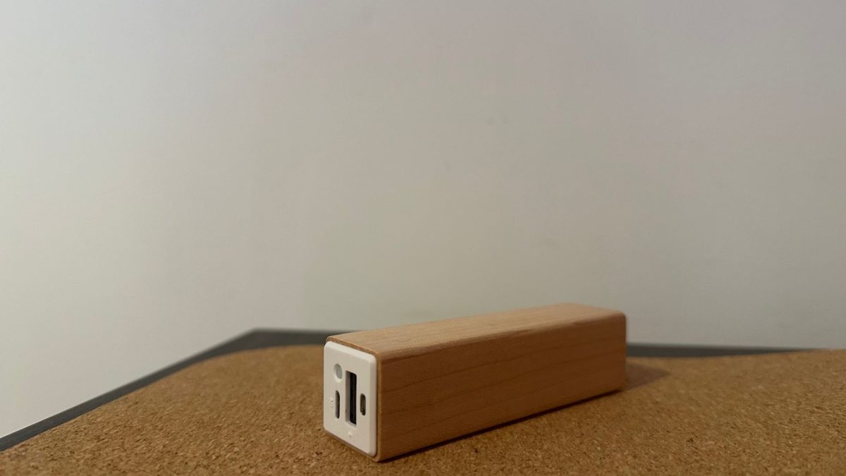 batterie externe portable pour smartphone avec câble usb